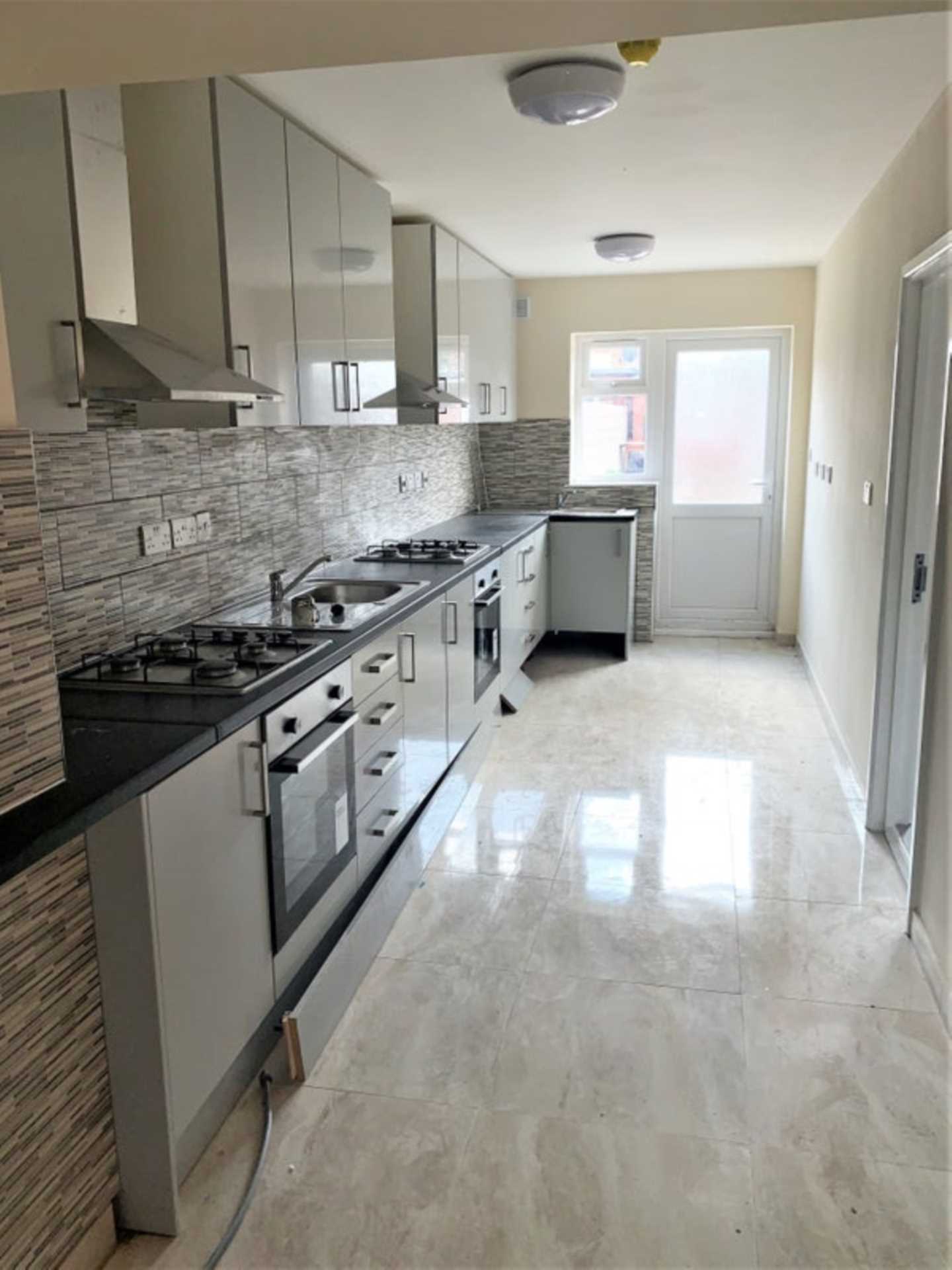 Bath Road, Hounslow, Image 4
