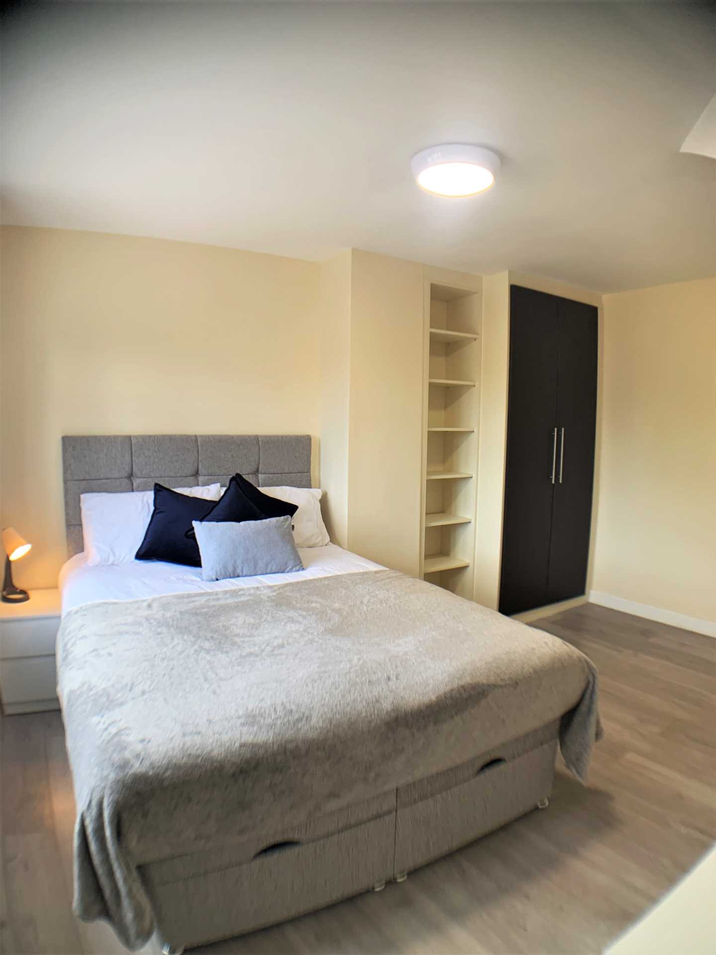 Bath Road, Hounslow, Image 2