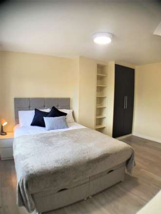 Bath Road, Hounslow, Image 2