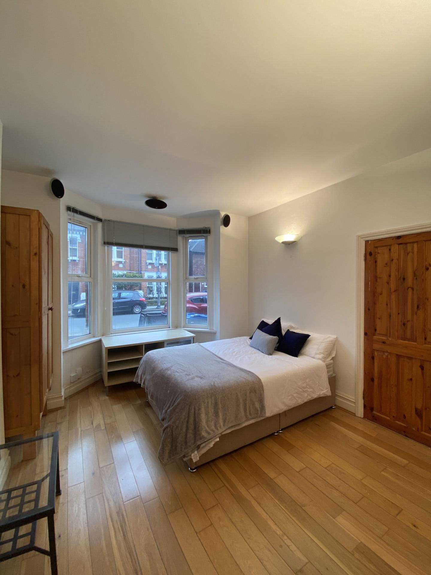 Quicks Road, Wimbledon, Image 1
