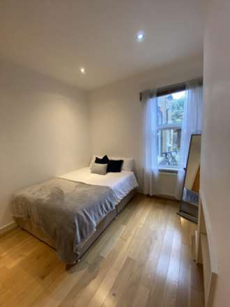 1 Bedroom Room (Double), Quicks Road, Wimbledon