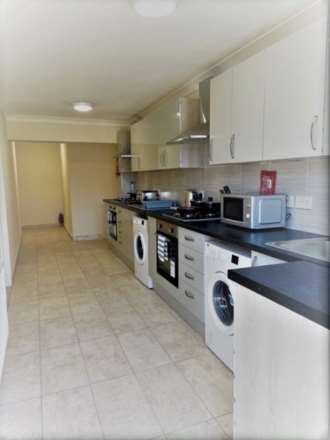 Bath Road, Hounslow, Image 4