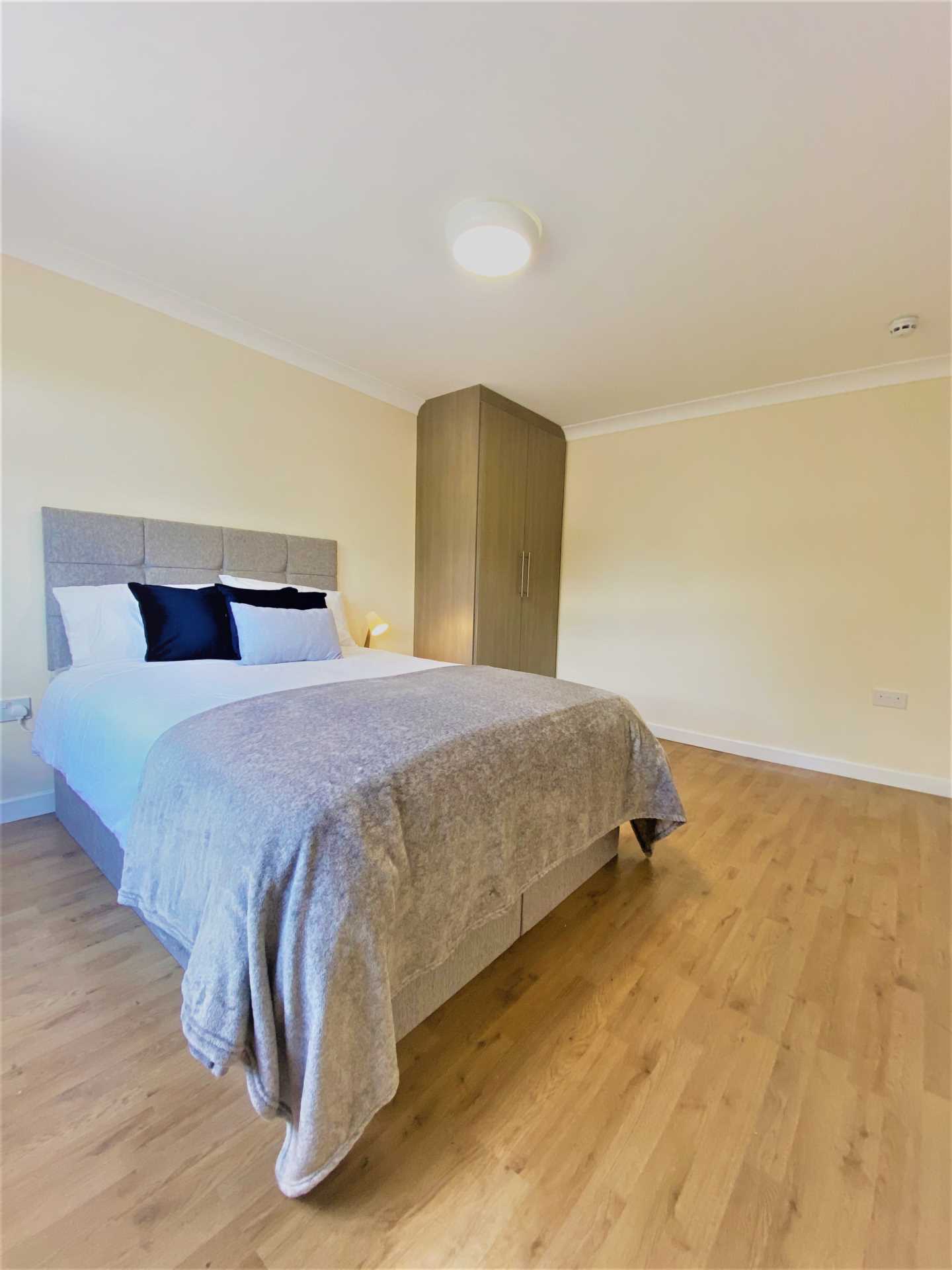 Bath Road, Hounslow, Image 3