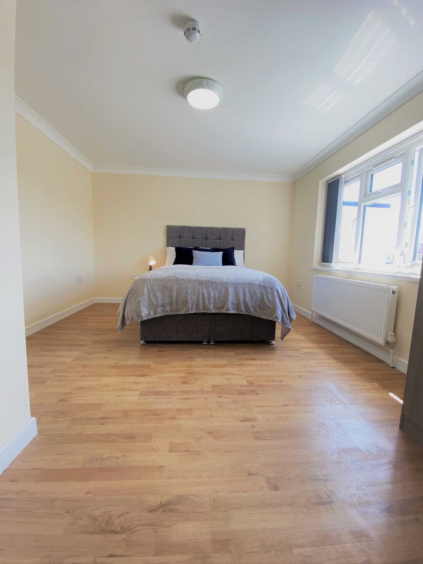 Bath Road, Hounslow, Image 1