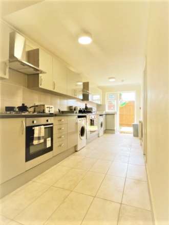 Bath Road, Hounslow, Image 4