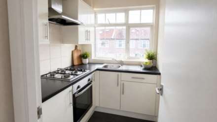 Manor Avenue, Hounslow, Image 5