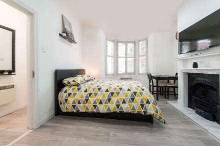 Room (Double), Lansdowne Road