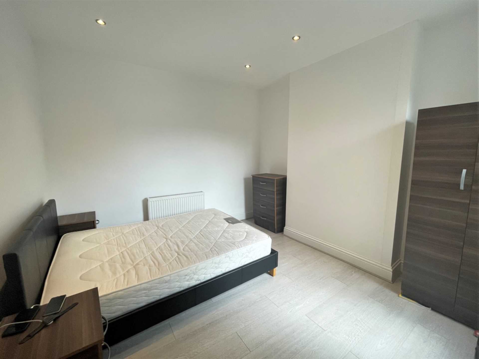 Richmond Avenue, Raynes Park, Image 6