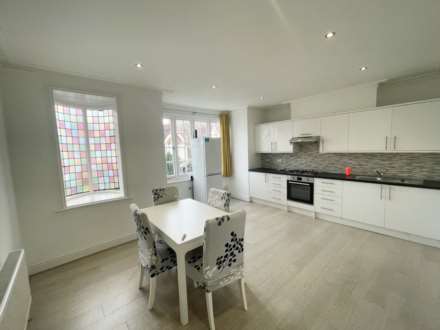 Richmond Avenue, Raynes Park, Image 2