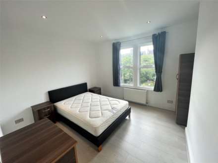Richmond Avenue, Raynes Park, Image 4