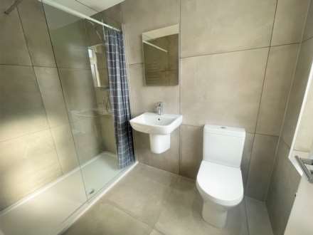 Kingsley Road, Hounslow East, Image 4