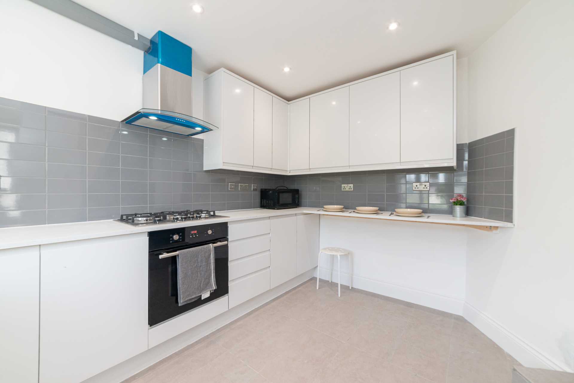The Crescent, Leatherhead, Image 7