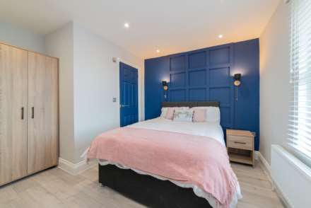 Room (Double), The Crescent, Leatherhead