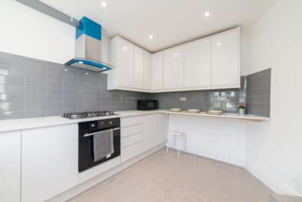 The Crescent, Leatherhead, Image 7