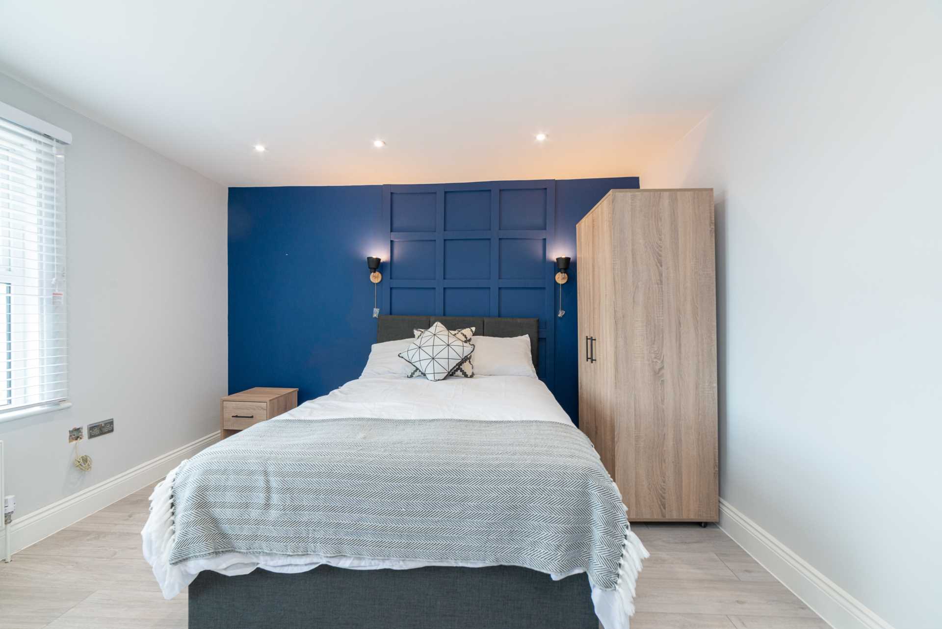 The Crescent, Leatherhead, Image 1