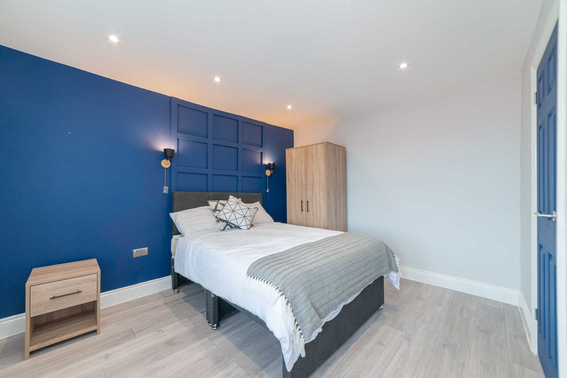 The Crescent, Leatherhead, Image 3