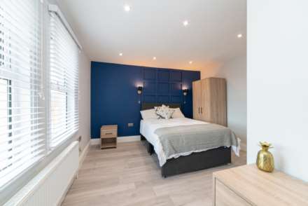 The Crescent, Leatherhead, Image 2