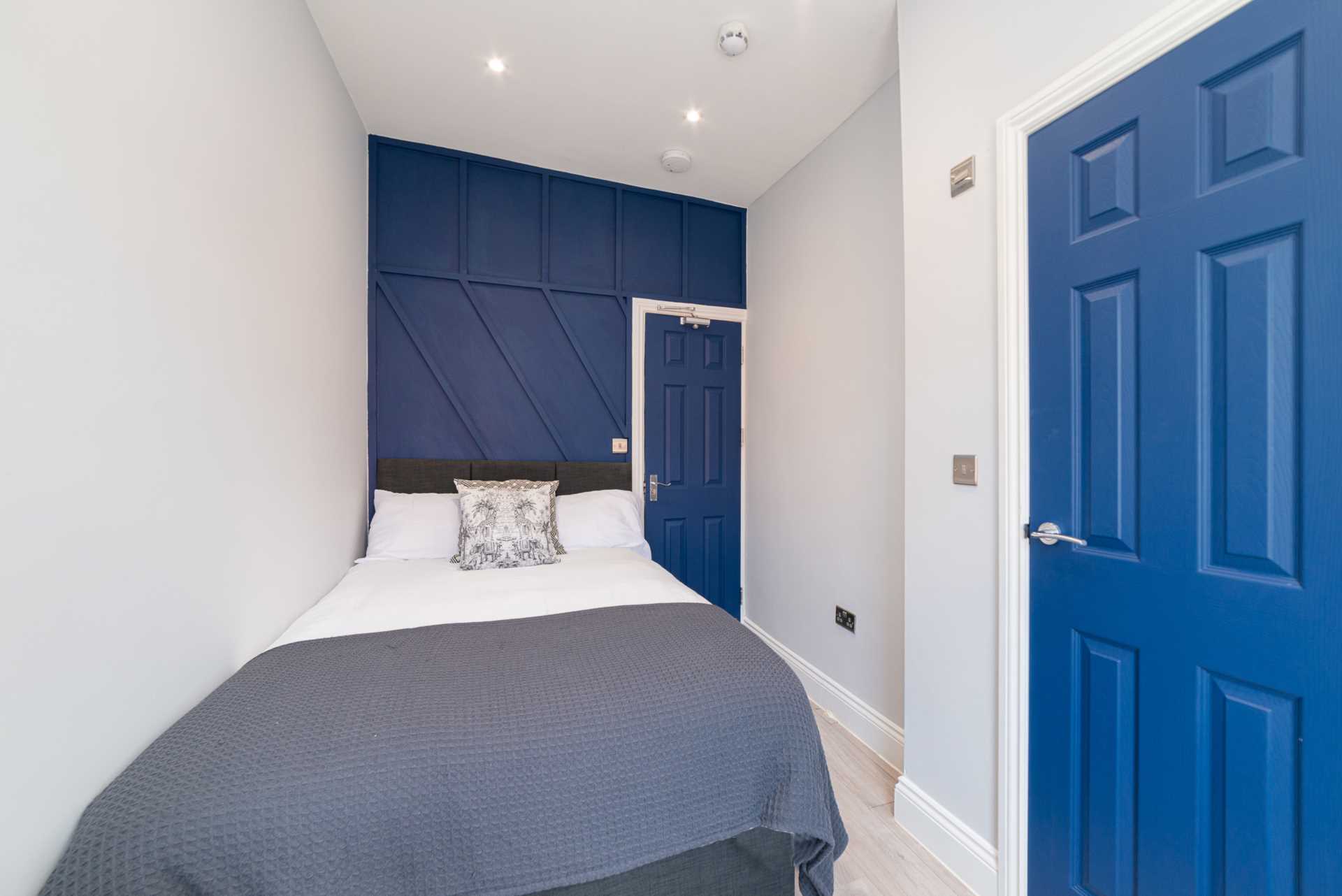 The Crescent, Leatherhead, Image 2