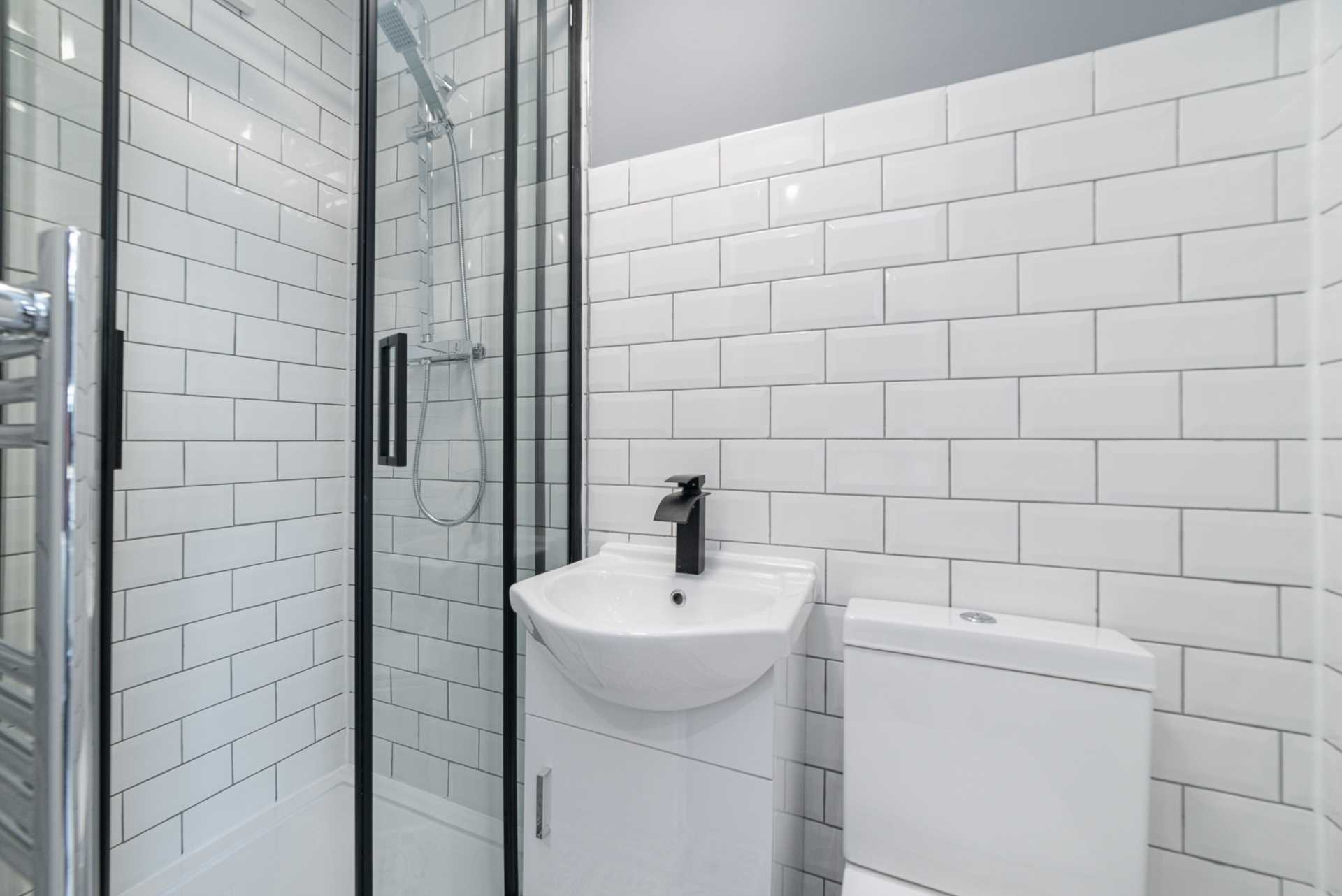 The Crescent, Leatherhead, Image 5