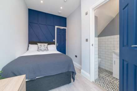 The Crescent, Leatherhead, Image 1