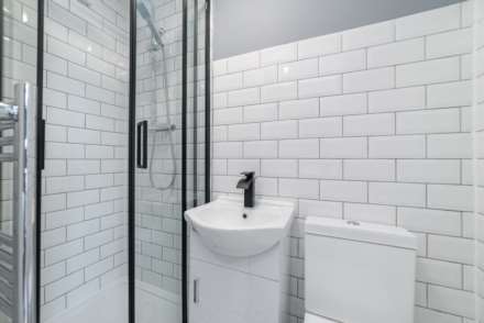 The Crescent, Leatherhead, Image 5