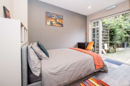 1 Bedroom Terrace, Ravenswood Road, Croydon