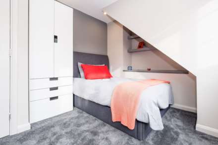 Ravenswood Road, Croydon, Image 1