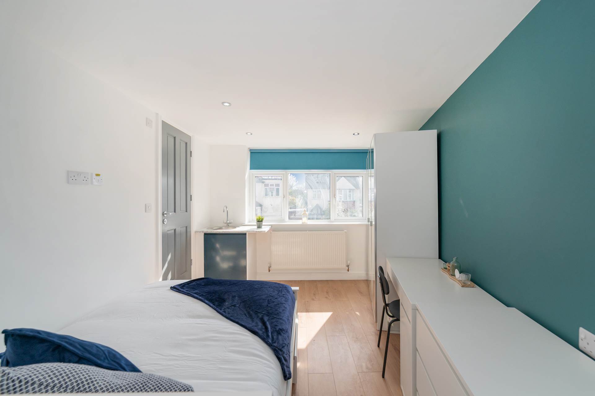 Crichton Avenue, Wallington, Image 2
