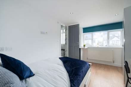 Crichton Avenue, Wallington, Image 3