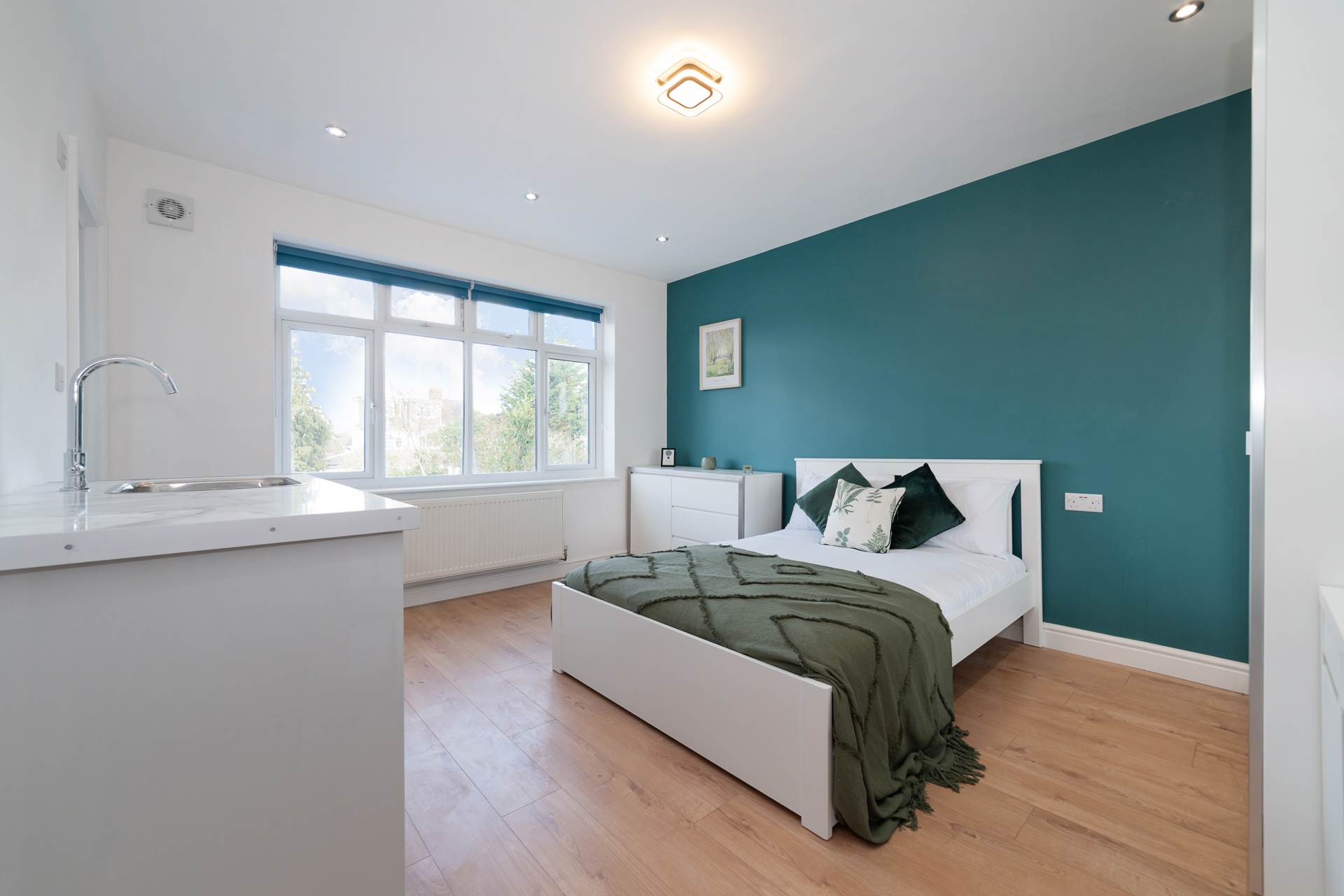 Crichton Avenue, Wallington, Image 1