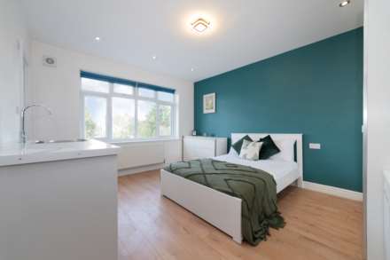 Crichton Avenue, Wallington, Image 1