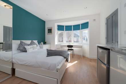 Crichton Avenue, Wallington, Image 2