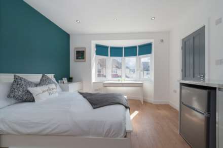 Crichton Avenue, Wallington, Image 3