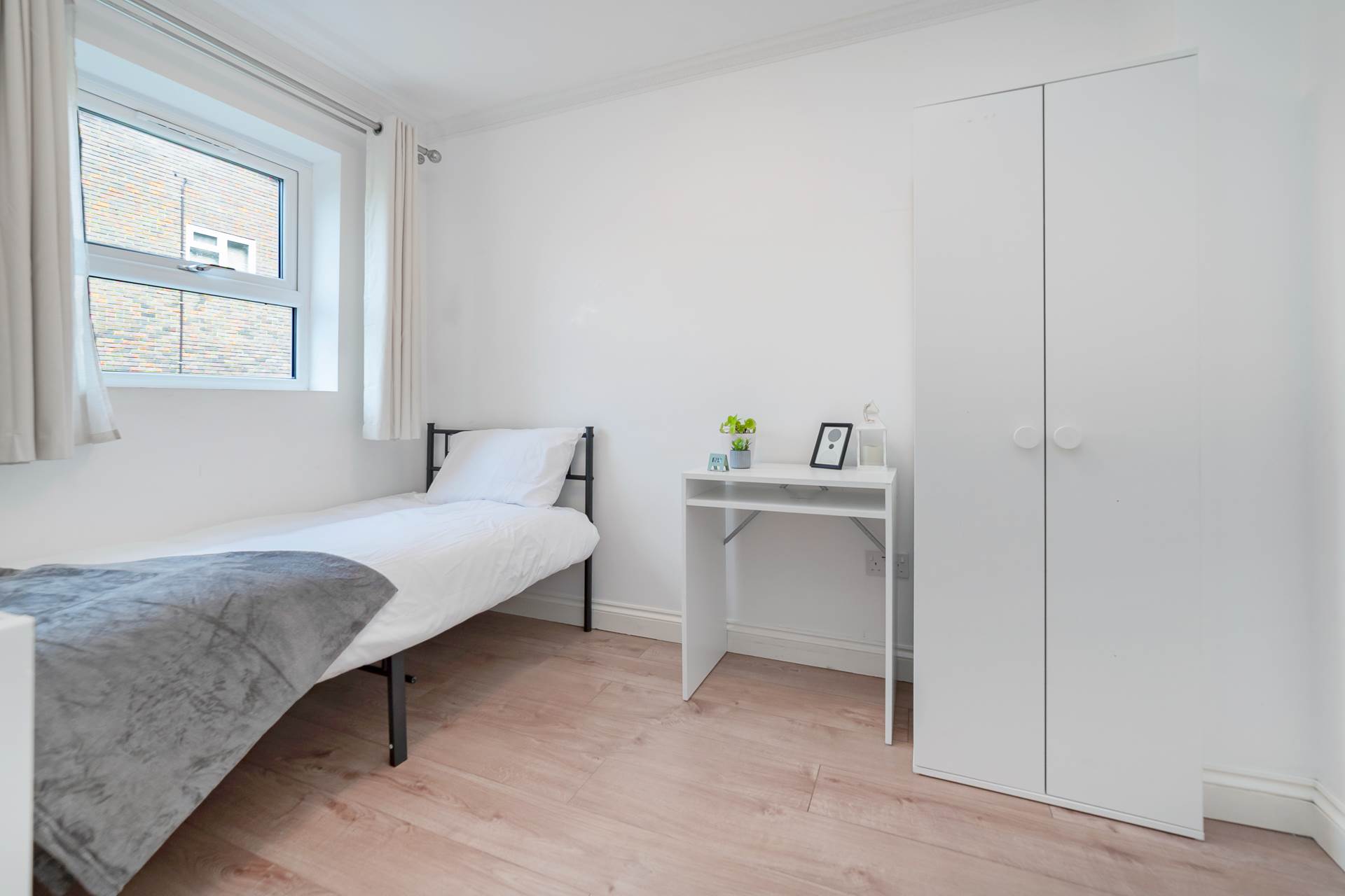 Southwood Close, Worcester Park, Image 15