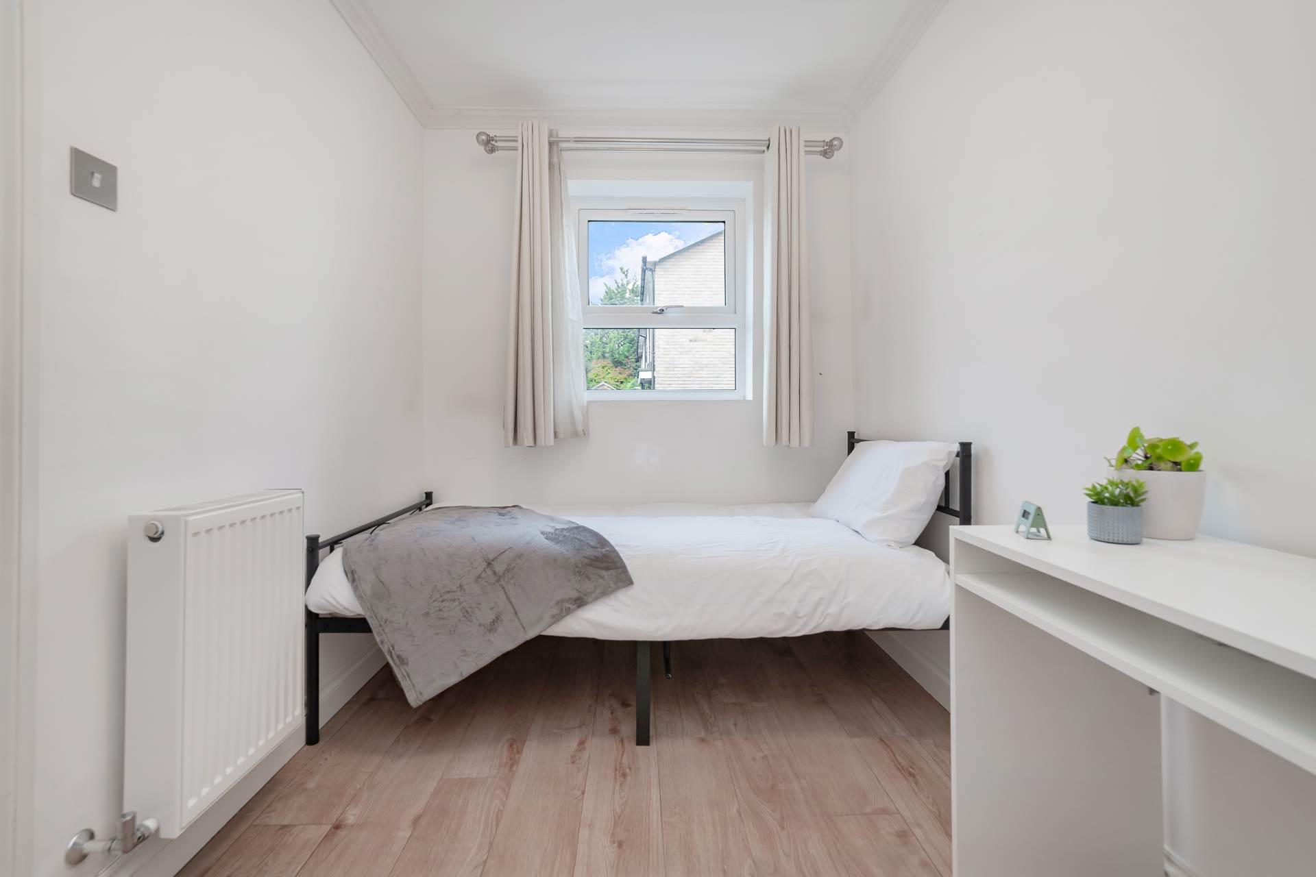 Southwood Close, Worcester Park, Image 16