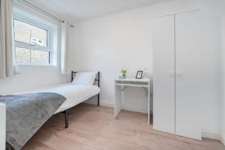 Southwood Close, Worcester Park, Image 15