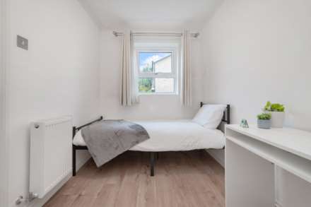 Southwood Close, Worcester Park, Image 16