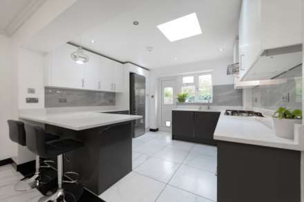 Southwood Close, Worcester Park, Image 2