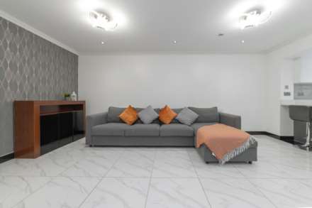 Southwood Close, Worcester Park, Image 4