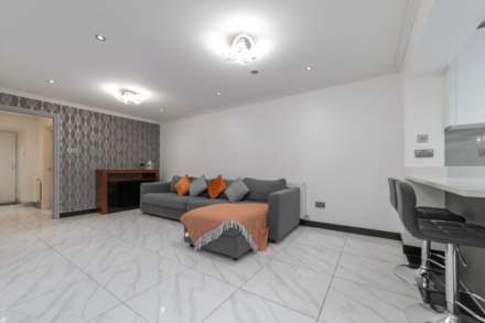 Southwood Close, Worcester Park, Image 5