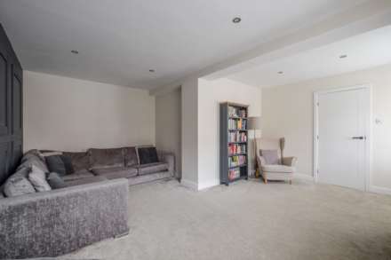 Pavilion Way, Meltham, Image 17