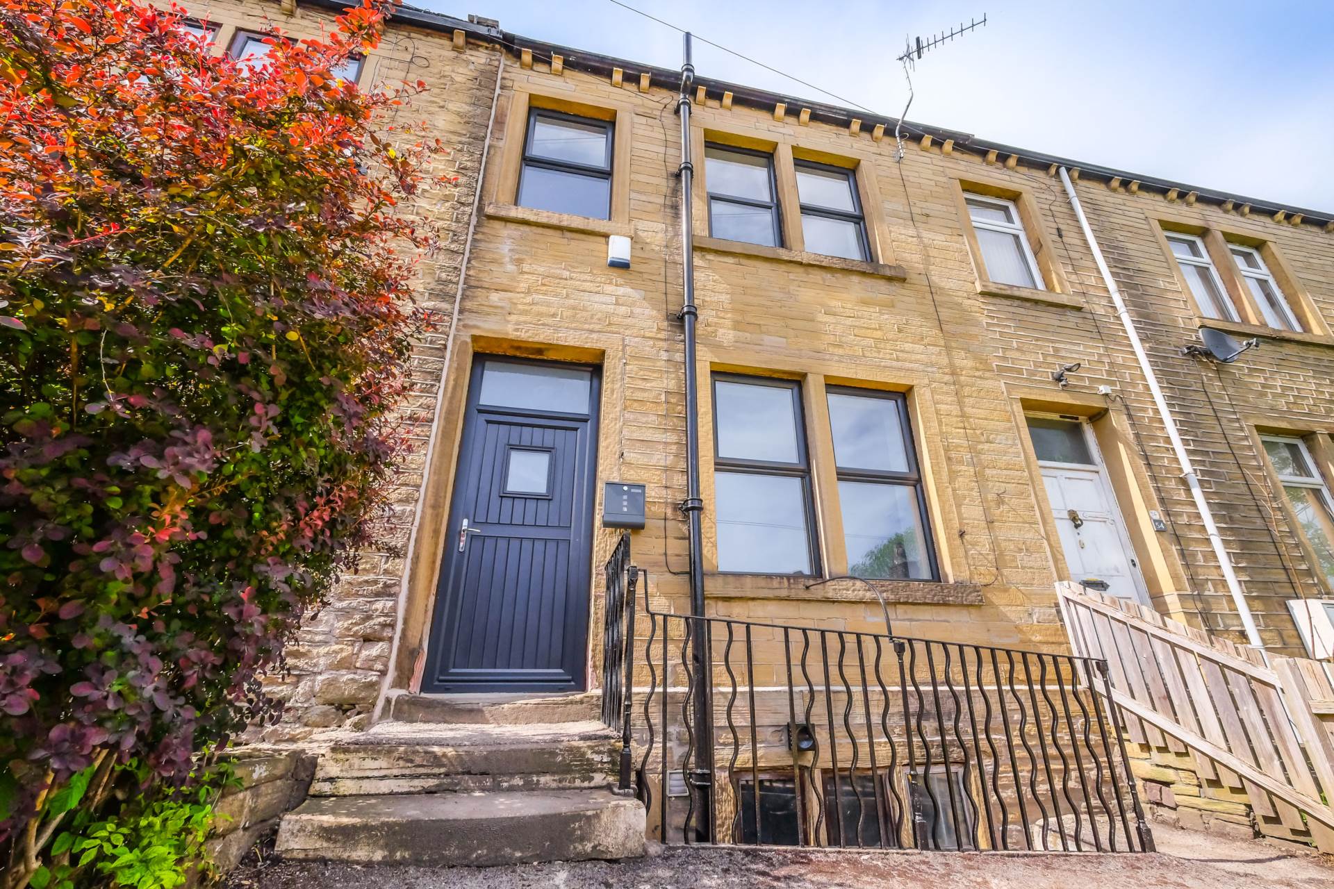 Meltham Road, Lockwood, Image 1