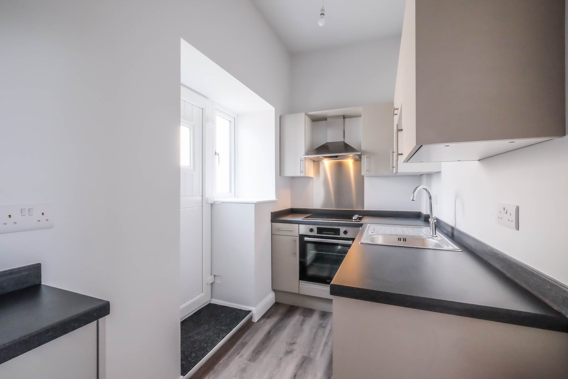 Meltham Road, Lockwood, Image 5