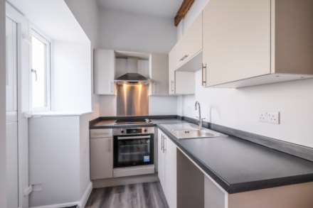 Meltham Road, Lockwood, Image 3