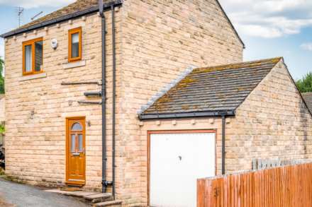3 Bedroom Detached, Sefton Lane, Meltham