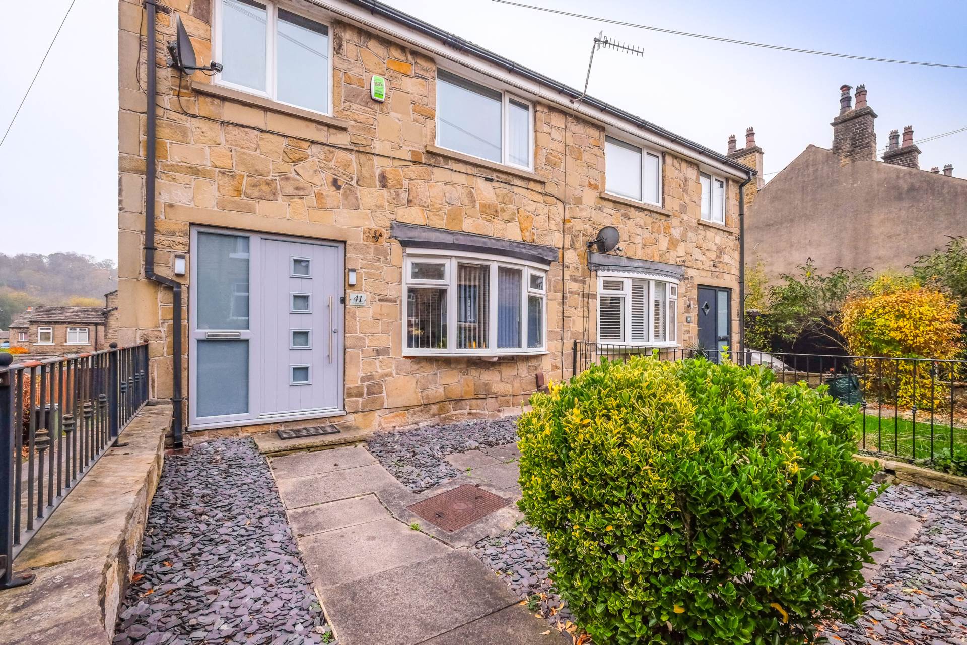Armitage Road, Armitage Bridge, Image 11