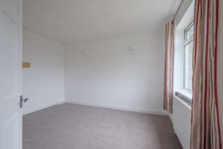 Highfield Crescent, Meltham, Image 9