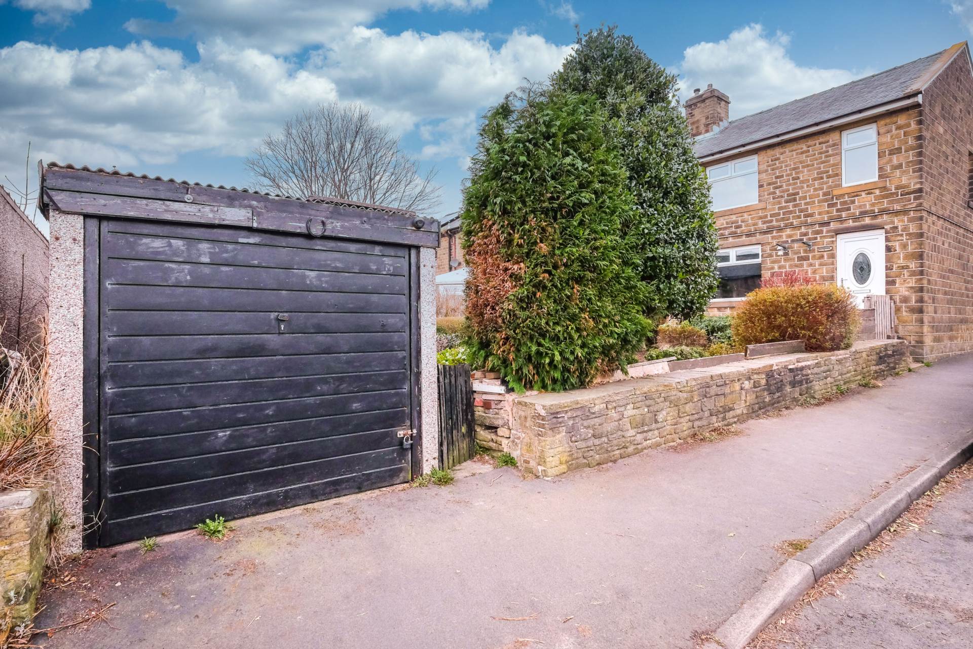 Broadlands, Meltham, Image 4