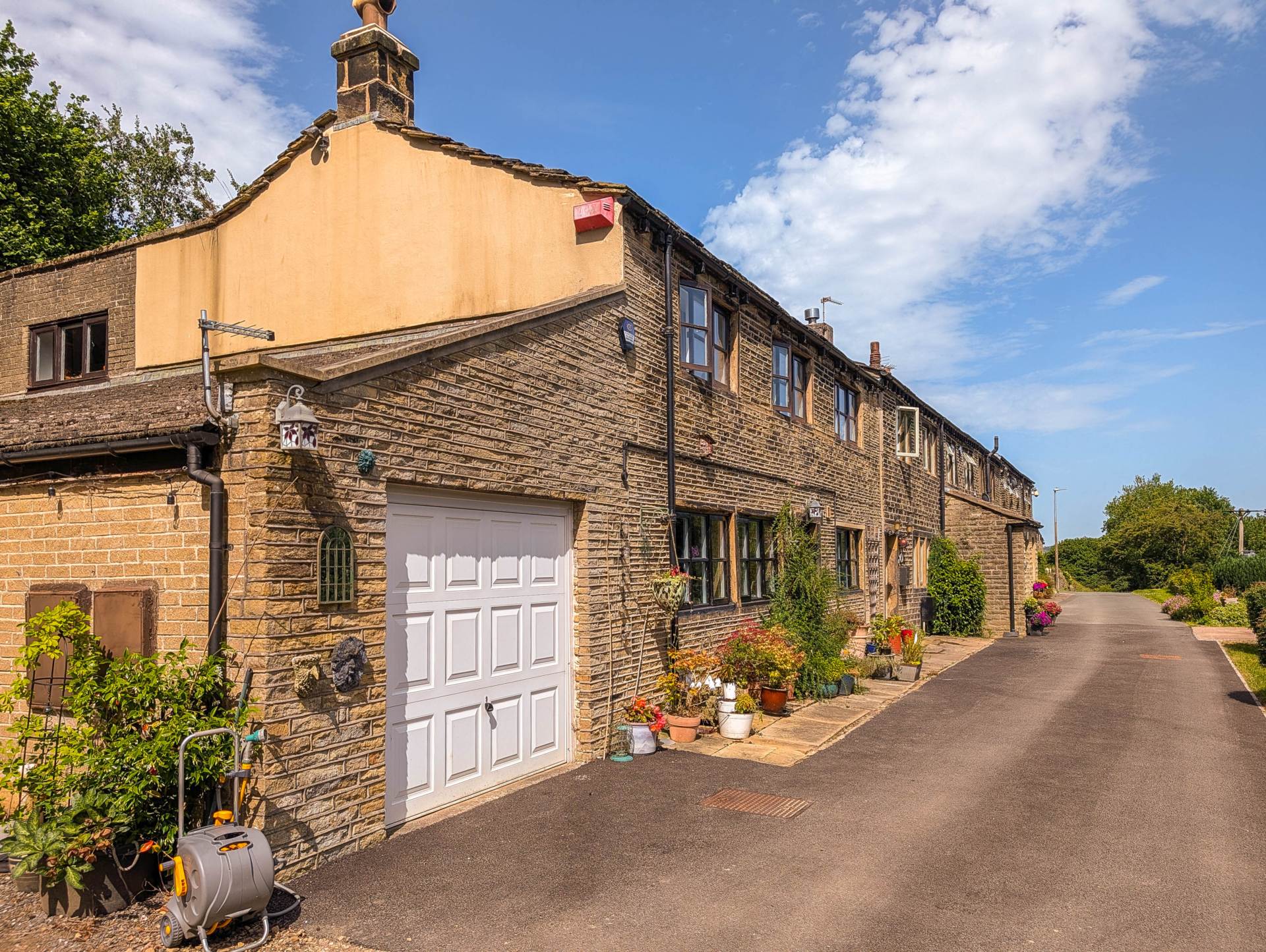 Sunnybank, Sandy Lane, South Crosland, Image 22