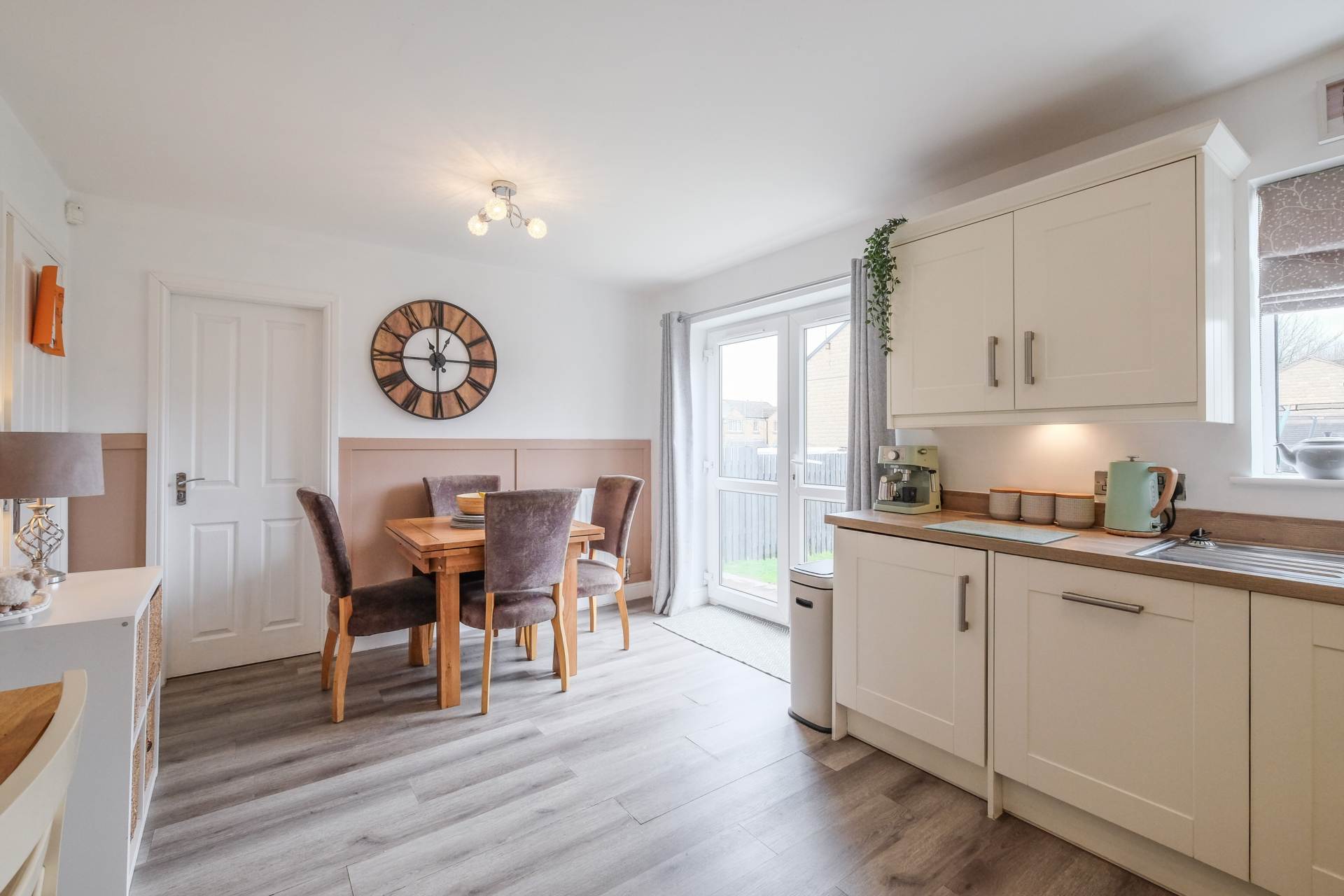 Pavilion Way, Meltham, Image 4